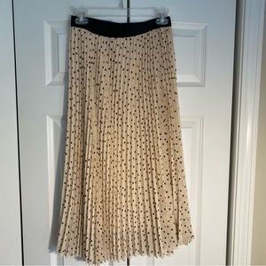 WD-NY Pleated and Polka Dot Skirt - Elastic Waistband- Size M